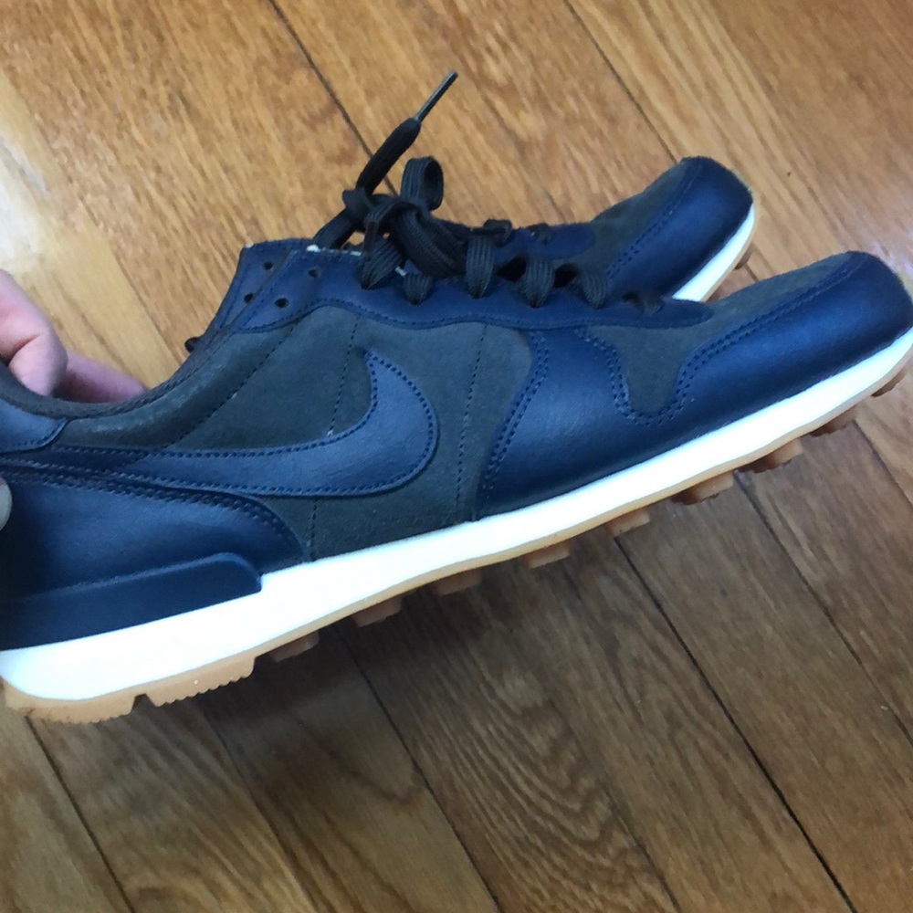 Nike Internationalist, custom made, men’s 9.5 NEW!